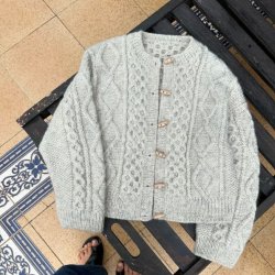 Dagmar Jacket - Opskrift fra PetiteKnit 