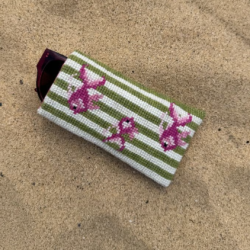 Pink Goldfish brilleetui - 2023-4 Broderi 