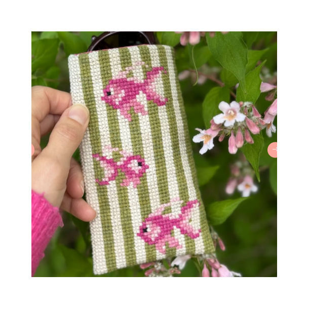 Pink Goldfish brilleetui - 2023-4 Broderi 