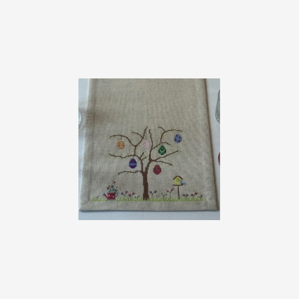 Happy Easter runner - Pomp Stitch 