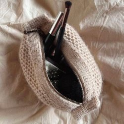 Honey Clutch - Opskrift fra PetiteKnit 