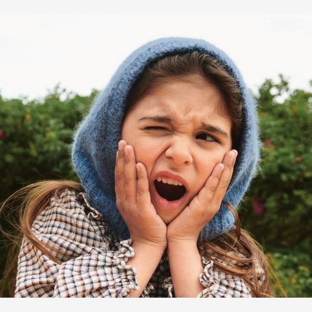 2506 - Model 3 - Hugsy Hood Junior 