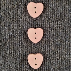 Hndlavede hjerteknapper i keramik