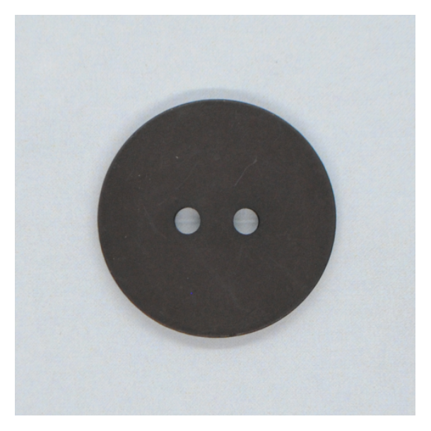 Knap - 2 hul 22 mm Mrk Hassel 