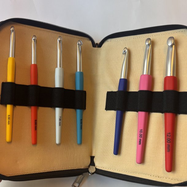 Lana Grossa H�klen�les�t i etui.