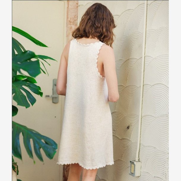 2404 - Model 1 - Linnea Dress