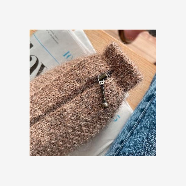 Marie Clutch - PetiteKnit 