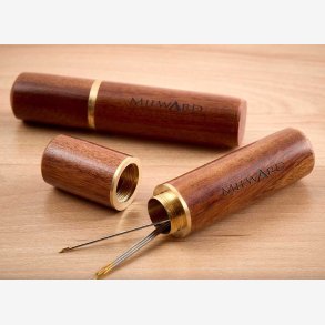 N�leholder i tr� - Milward 