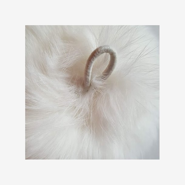 Pom Pom i kaninpels - sort 5 cm i diamter