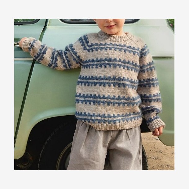 2506 - Model 2 - Ridge Sweater Junior 