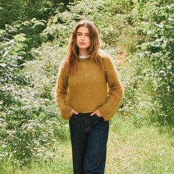 2507 - Model 3 - Rookie Sweater 