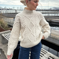Saga Sweater - Opskrift fra PetiteKnit 
