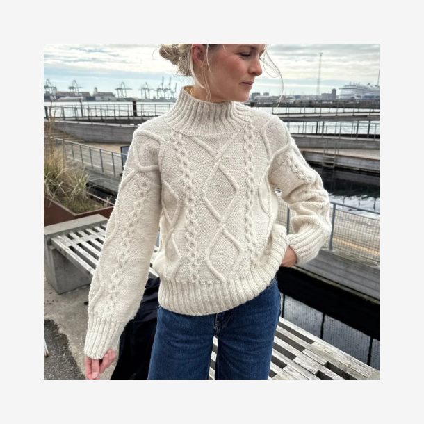 Saga Sweater - Opskrift fra PetiteKnit 