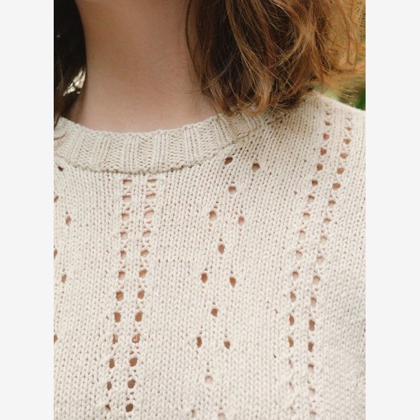 2404 - Model 9 - Cornelia Tee 