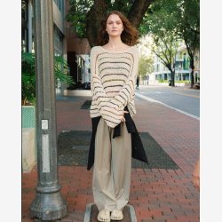 2404 - Model 10 - Sebrina Sweater 