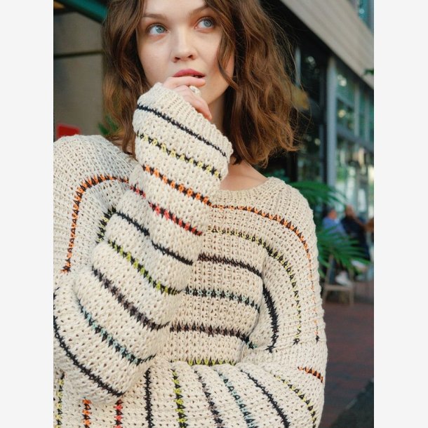 2404 - Model 10 - Sebrina Sweater 