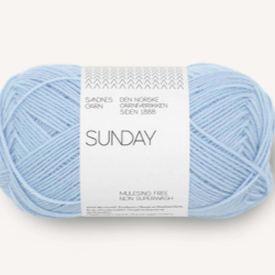 Sunday fra PetiteKnit - Brunnera Blue 5812 - 137101 
