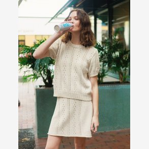 2404 - Model 9 - Cornelia Tee 