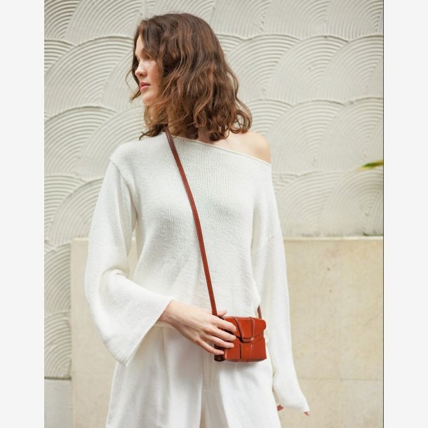 2404 - Model 8 - Milly Sweater 