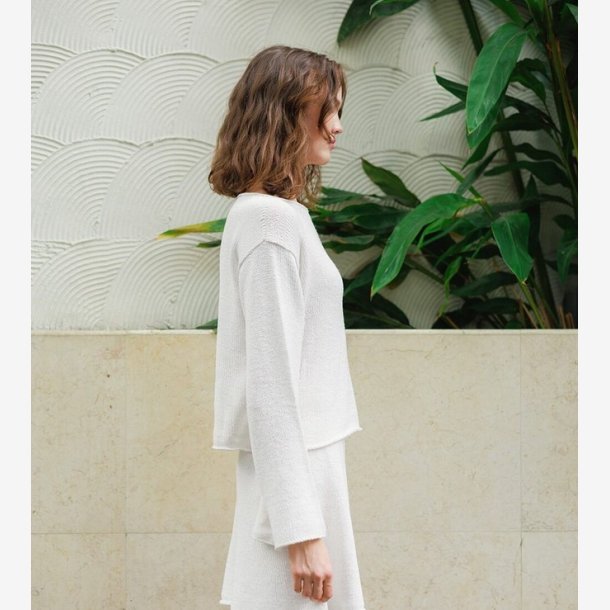 2404 - Model 8 - Milly Sweater 