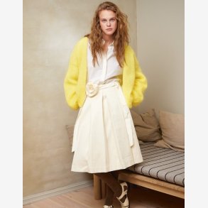 2402 - Model 1 - Facile Cardigan 