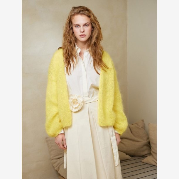 2402 - Model 1 - Facile Cardigan 