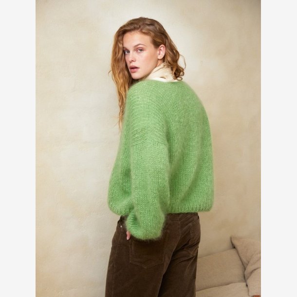 2402 - Model 3 - Facile Sweater 