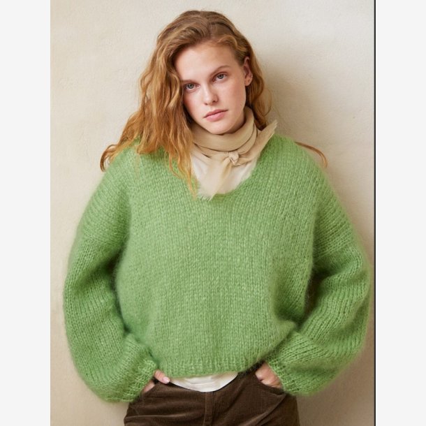 2402 - Model 3 - Facile Sweater 