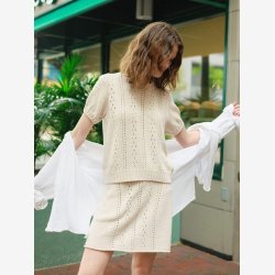 2404 - Model 9 - Cornelia Tee 