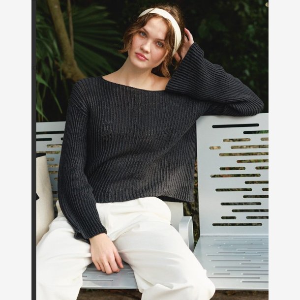 2404 - Model 5 - Fenny Sweater