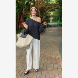 2404 - Model 5 - Fenny Sweater