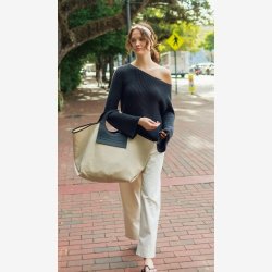 2404 - Model 5 - Fenny Sweater