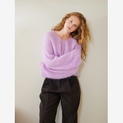 2402 - Model 4 - Facile Sweater 