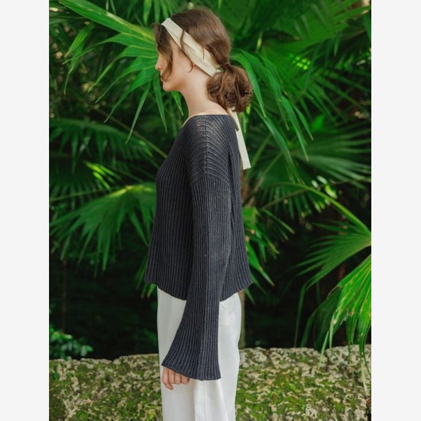 2404 - Model 5 - Fenny Sweater