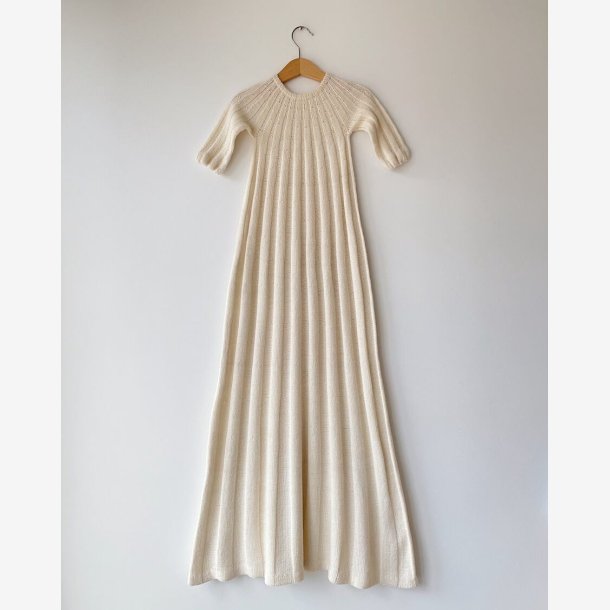 Annas Dbskjole | Opskrift fra PetiteKnit