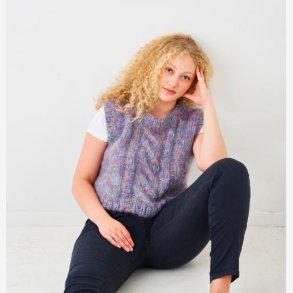 Bella Color 893181 - Vest med snoning i 2 trd - Opskrift fra Permin 