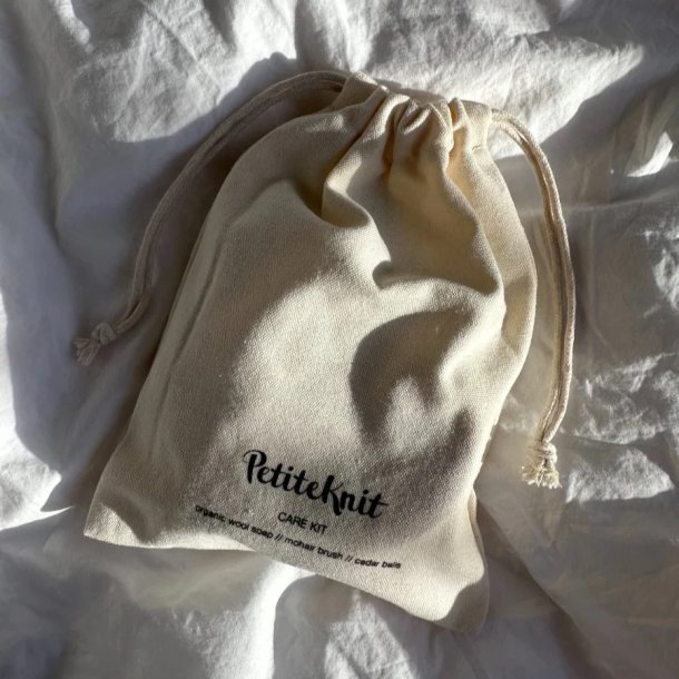 Care Kit fra PetiteKnit