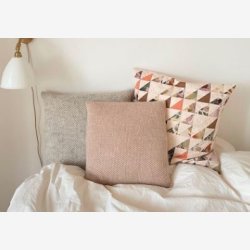 Honey Pillow - Opskrift fra Petiteknit 