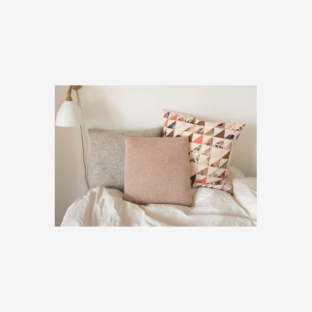 Honey Pillow - Opskrift fra Petiteknit 