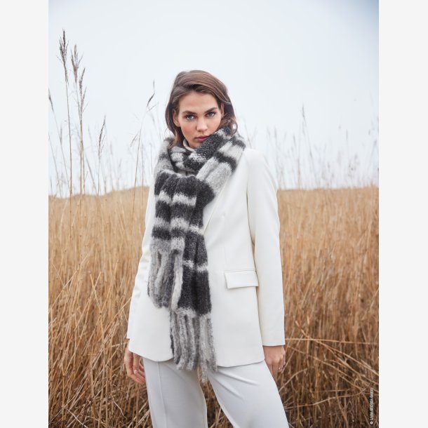 Lookbook no. 17 - Hfte fra Lana Grossa