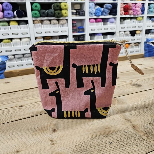 03.11.25 Workshop: Sy din egen projekttaske og dimsepung / toolpurse v. Monika Barse (3 aftener)