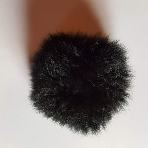 Pom Pom i kaninpels - sort 5 cm i diamter