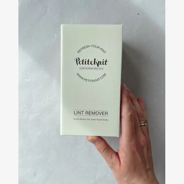 Refresh Your Knit With PetiteKnit" - Lint Remover