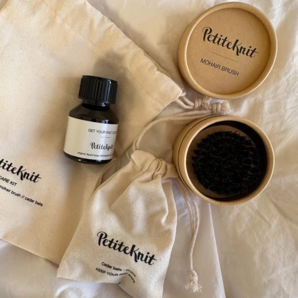 Care Kit fra PetiteKnit