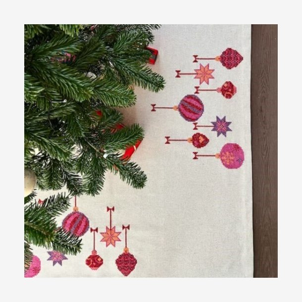 Rd jul med stil juletrstppe - Pomp Stitch 