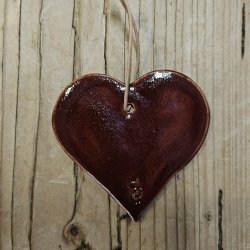 R�de hjerter i keramik