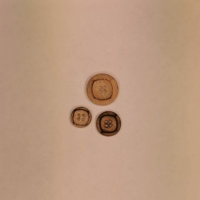 Tr�knap - Br�ndt kant - 4 hul